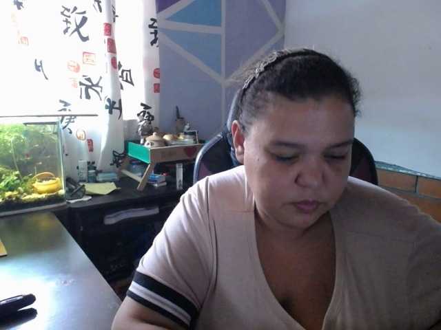 beautifulchubbyqueen live cam preview