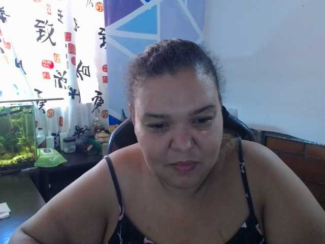 beautifulchubbyqueen live webcam show