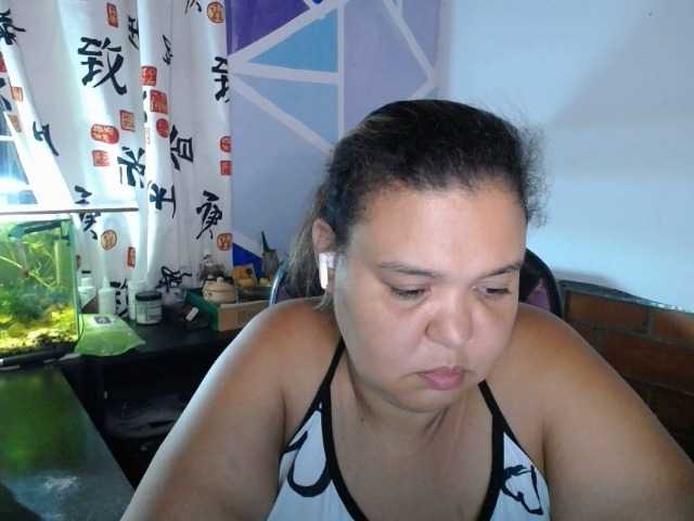 beautifulchubbyqueen live webcam show