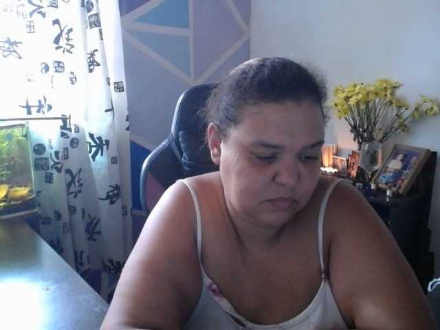 beautifulchubbyqueen live cam preview