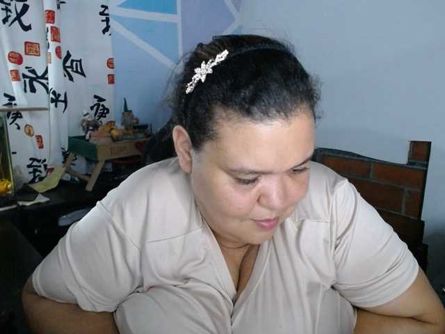 beautifulchubbyqueen live cam