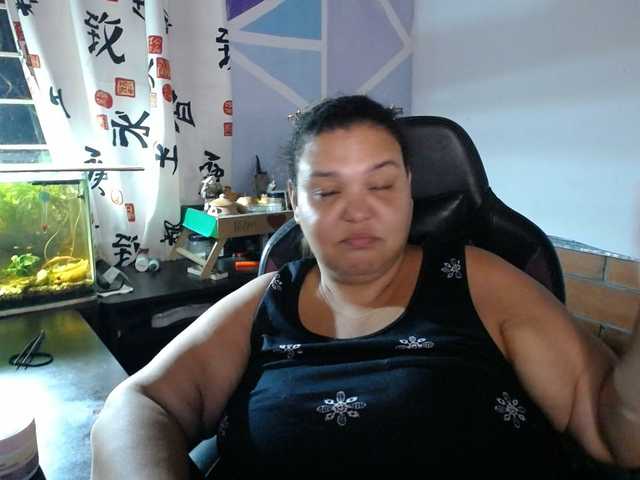 beautifulchubbyqueen live cam preview