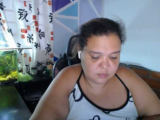 beautifulchubbyqueen live webcam show