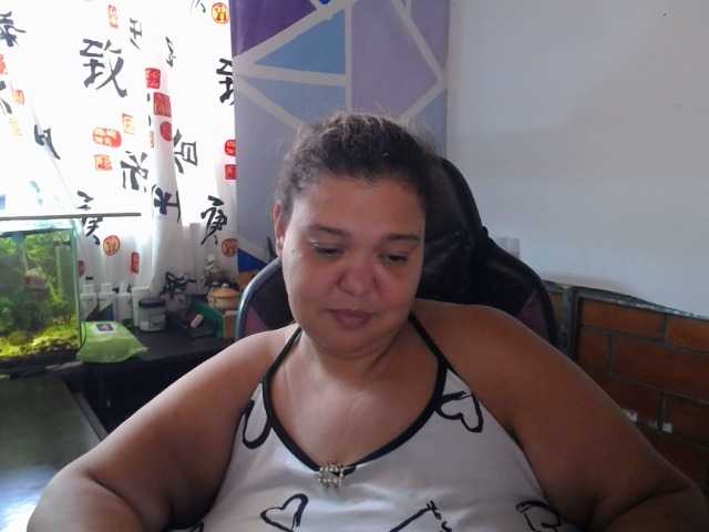 beautifulchubbyqueen live webcam show