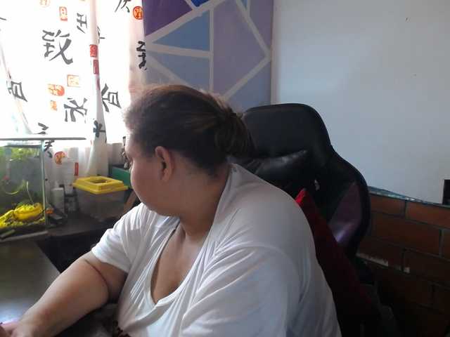 beautifulchubbyqueen live cam on BongaCams