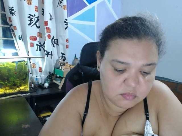 beautifulchubbyqueen live cam on BongaCams