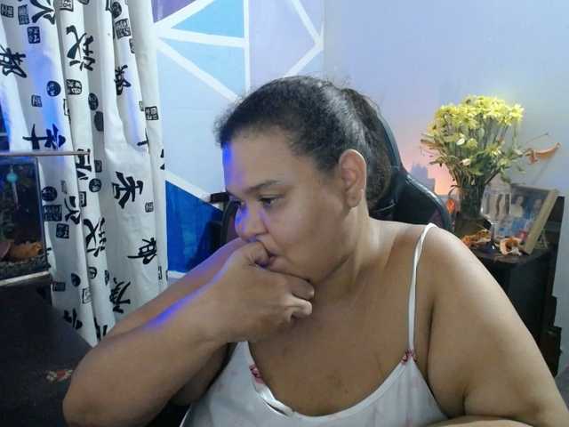 beautifulchubbyqueen, en vivo ahora en BongaCams