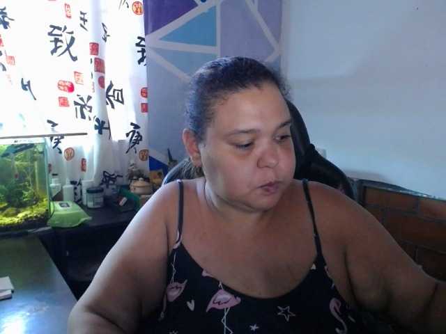 beautifulchubbyqueen live webcam show