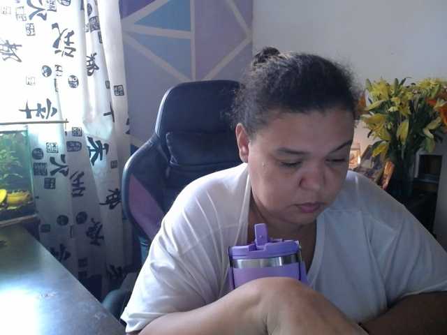 beautifulchubbyqueen live cam preview