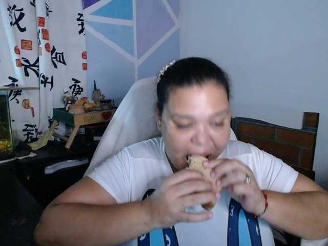 beautifulchubbyqueen live cam preview
