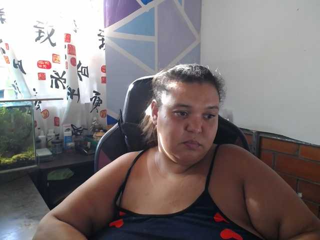 beautifulchubbyqueen live webcam show