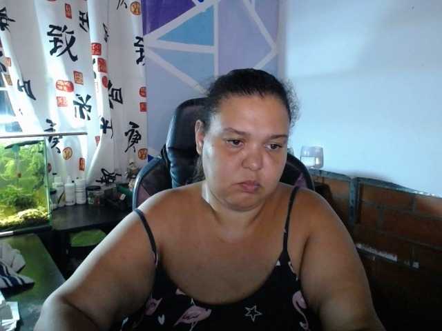 beautifulchubbyqueen live webcam show