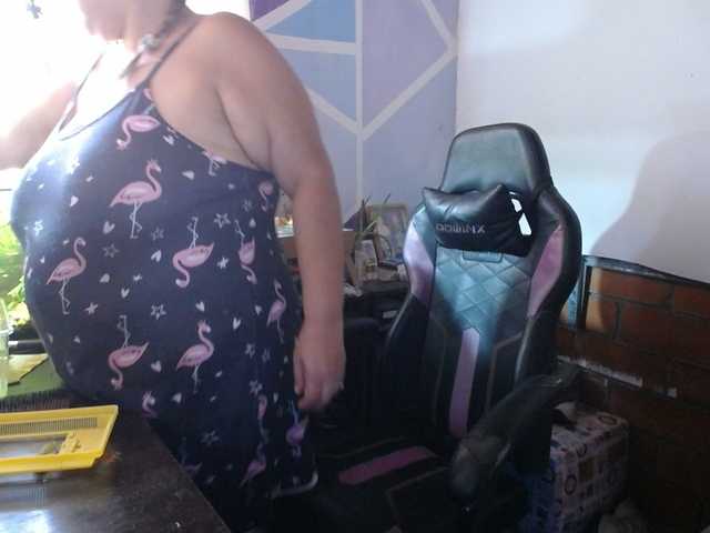 beautifulchubbyqueen live cam preview