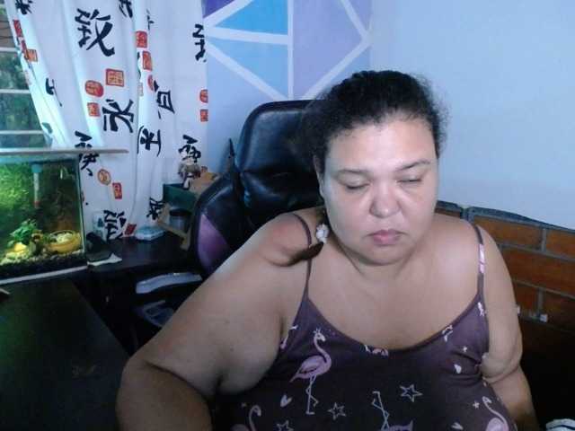 beautifulchubbyqueen live cam on BongaCams