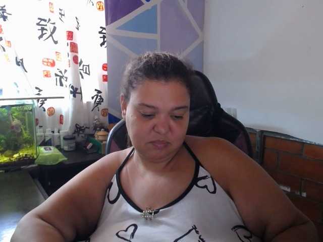 beautifulchubbyqueen live webcam show