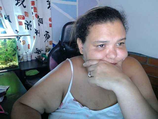 beautifulchubbyqueen live webcam show