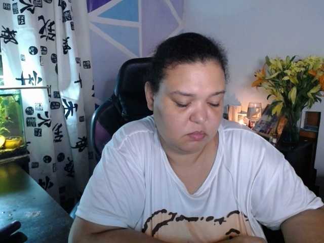 beautifulchubbyqueen live cam preview