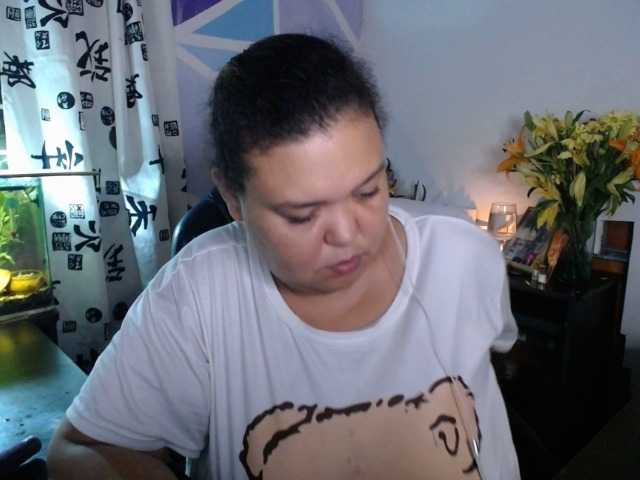 beautifulchubbyqueen live cam preview