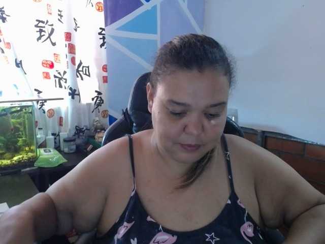 beautifulchubbyqueen live webcam show