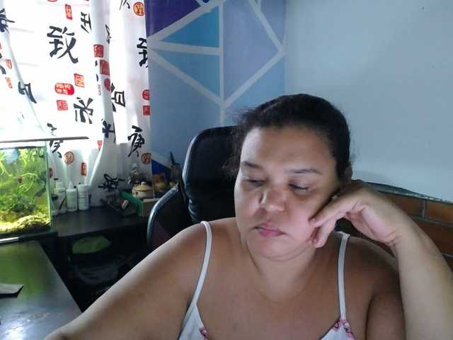 beautifulchubbyqueen live webcam show