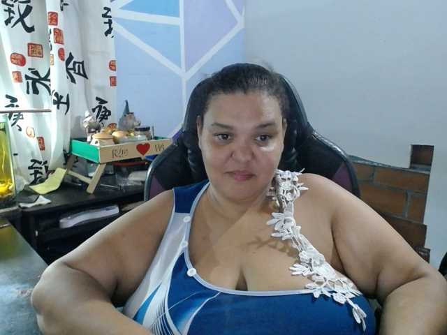 beautifulchubbyqueen live cam preview