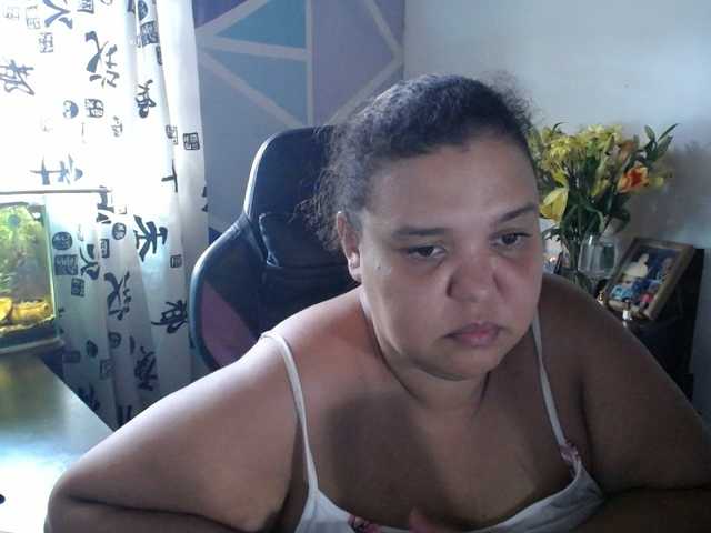 beautifulchubbyqueen live cam preview