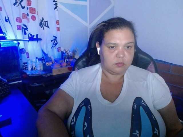 beautifulchubbyqueen live cam on BongaCams