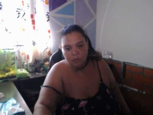 beautifulchubbyqueen live webcam show