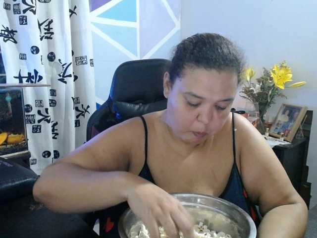 beautifulchubbyqueen live cam on BongaCams