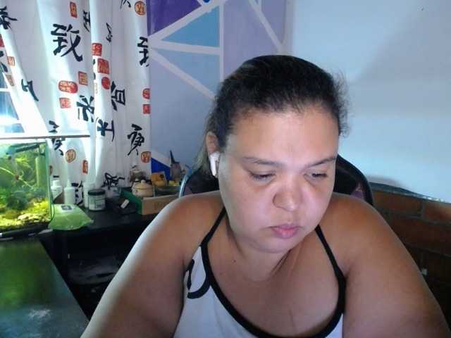 beautifulchubbyqueen live webcam show
