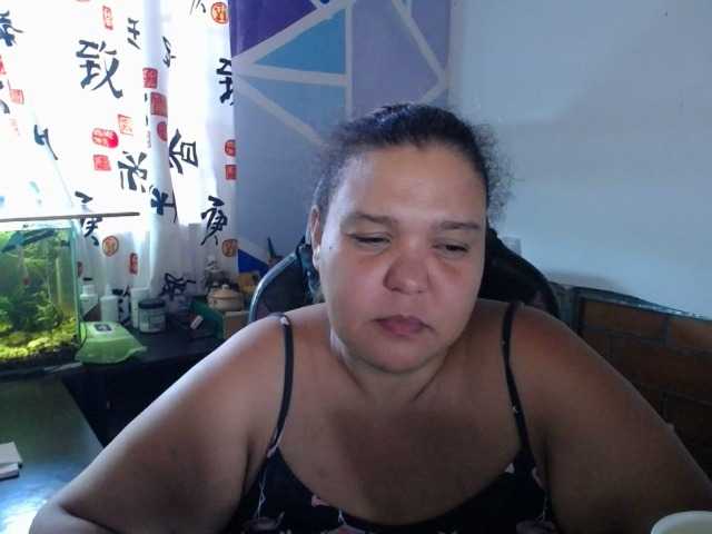 beautifulchubbyqueen live webcam show