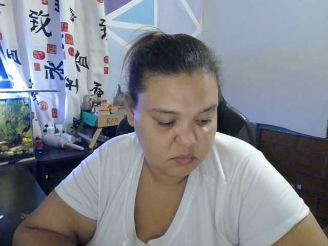 beautifulchubbyqueen live cam on BongaCams