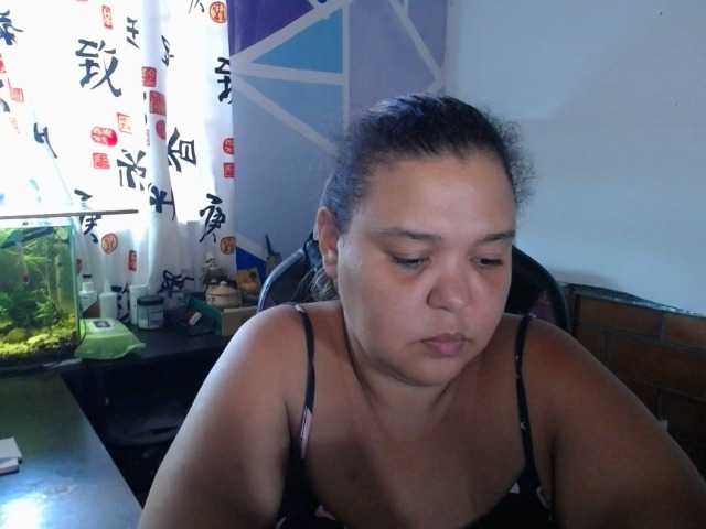 beautifulchubbyqueen live webcam show
