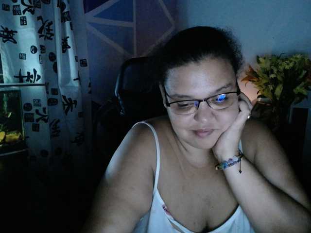 beautifulchubbyqueen live cam preview