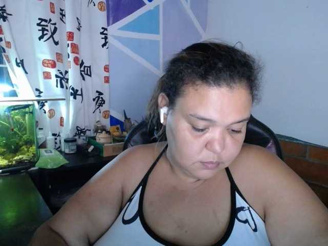 beautifulchubbyqueen live webcam show
