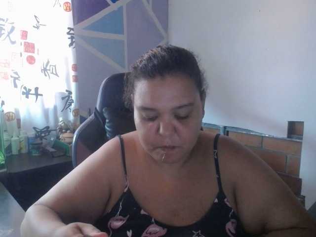 beautifulchubbyqueen live cam on BongaCams