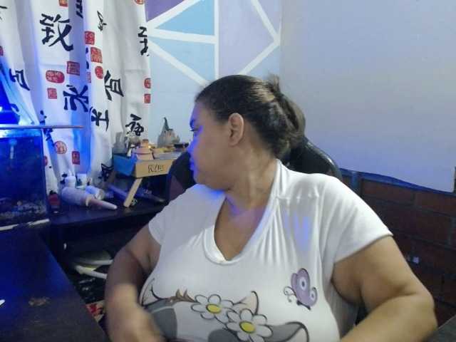 beautifulchubbyqueen live cam on BongaCams