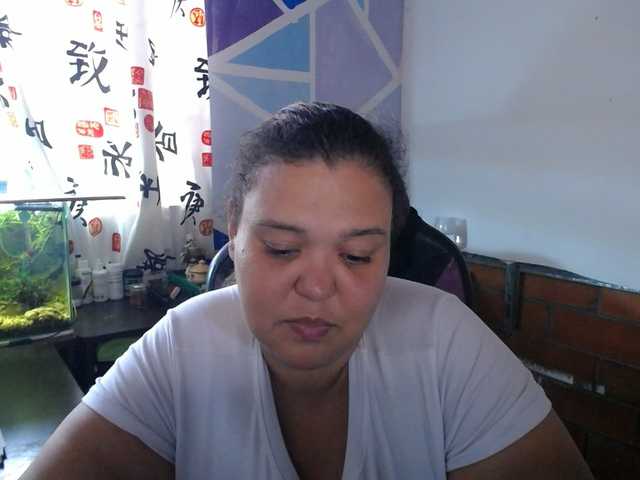 beautifulchubbyqueen live webcam show