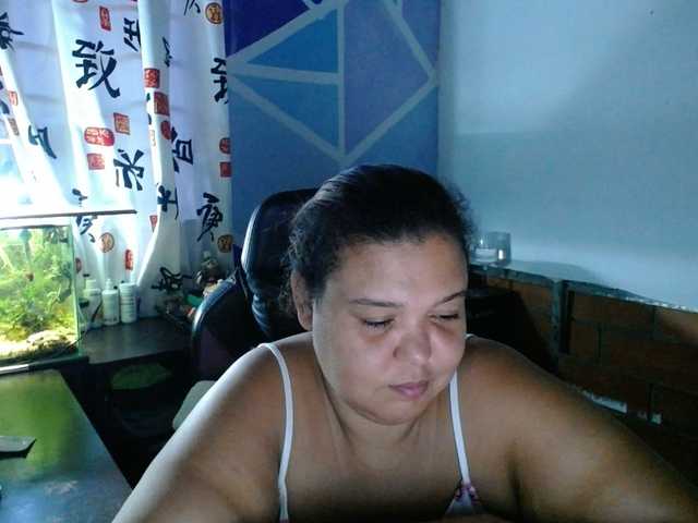 beautifulchubbyqueen live webcam show
