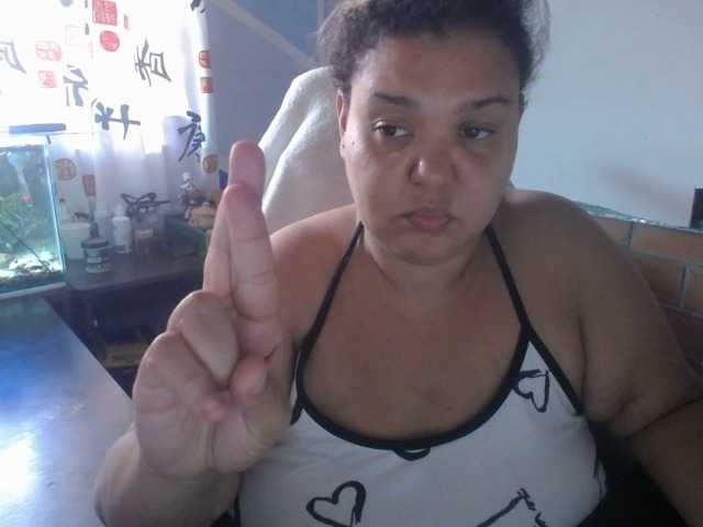 beautifulchubbyqueen live cam on UnifiedCams