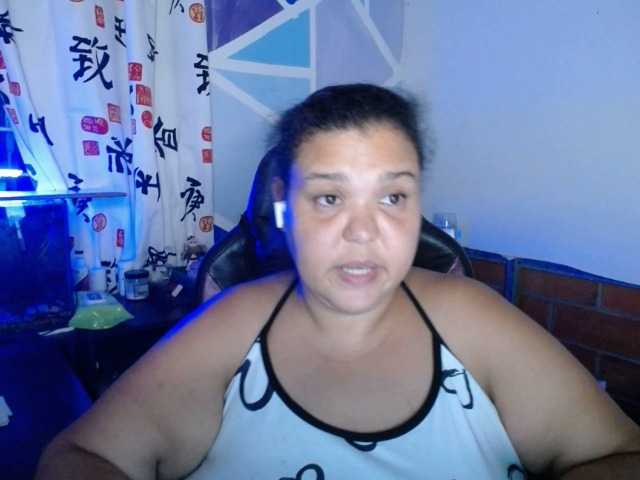 beautifulchubbyqueen live webcam show
