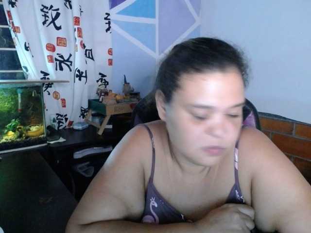 beautifulchubbyqueen live cam preview