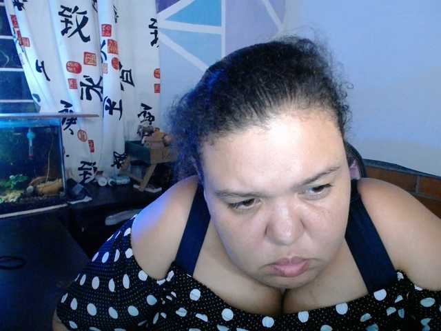 beautifulchubbyqueen live cam preview