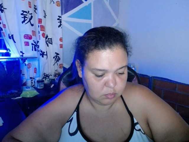 beautifulchubbyqueen live webcam show