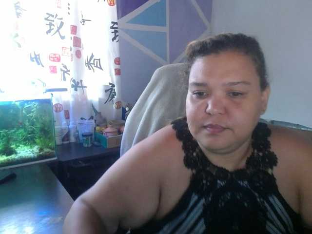 le modèle beautifulchubbyqueen est en webcam porno dans un show sur le site bongacams, il possède les tags suivants: Latino/Hispanic,Brunette,Trimmed