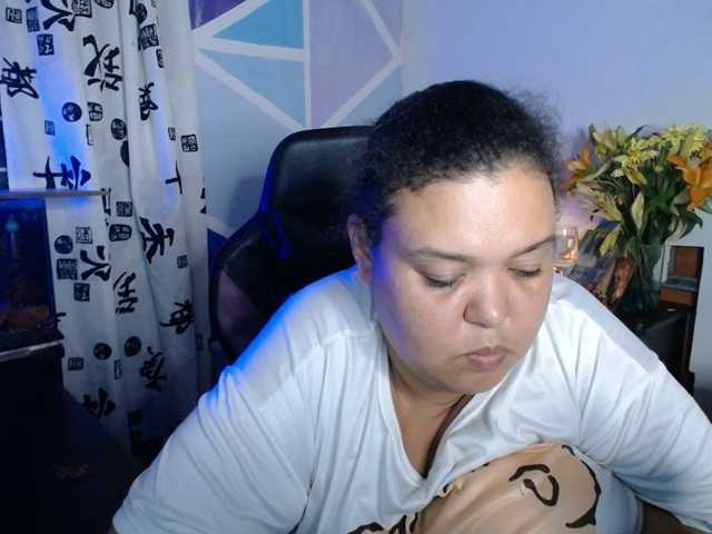 beautifulchubbyqueen live cam preview