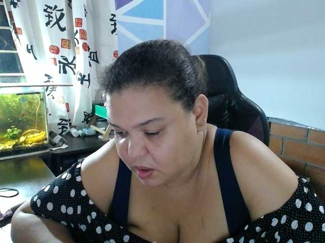 beautifulchubbyqueen live cam preview