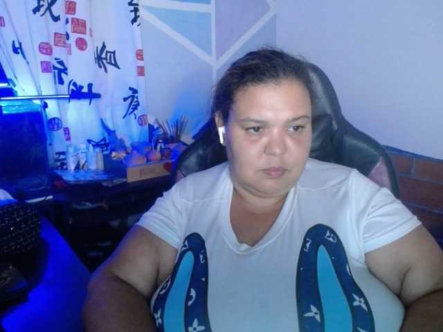 beautifulchubbyqueen live cam on BongaCams