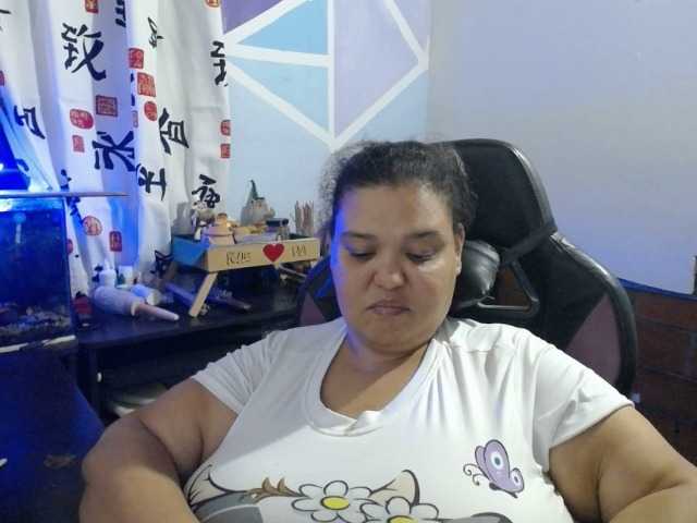 beautifulchubbyqueen live cam on BongaCams