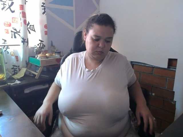 beautifulchubbyqueen live cam on BongaCams